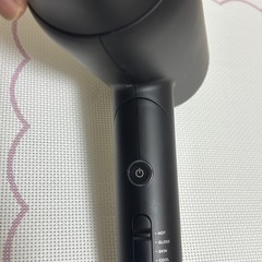 サロニアヘアドライヤーの画像