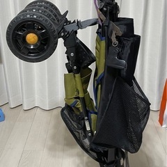 B型ベビーカー　jeep　折りたたみ　カーキグリーン　の画像