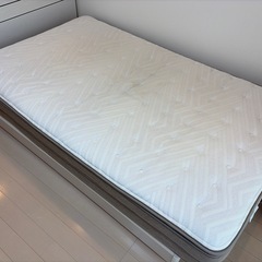 セミダブルベッド　マットレスの画像
