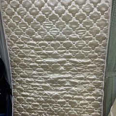 【アイリスオーヤマ】セミダブルマットレスの画像