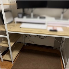 【中古品】アイリスオーヤマ パソコンデスク ラック付きの画像