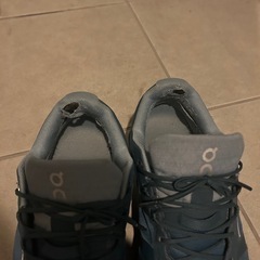 スニーカー25.5
の画像