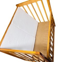 ベビーベッドの画像