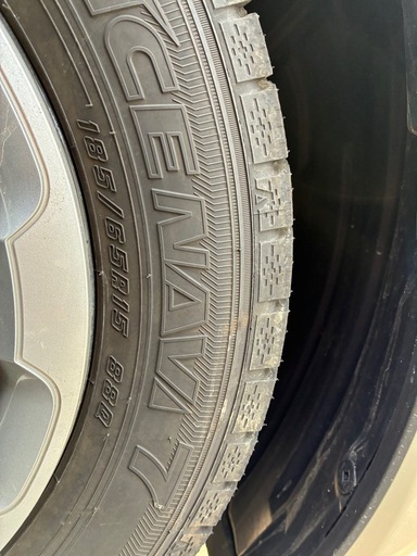 グッドイヤー(GOODYEAR) スタッドレス 185/65R15 88Q ICE NAVI 7 タイヤのみ・ホイールなし