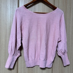 ピンク Vネック バルーンスリーブ ニット38号
の画像