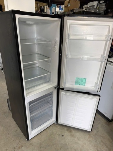 NO B904?福岡市内配送設置無料✨?ハイセンス 冷蔵庫 幅49cm 175L 一人暮らし スリム 大容量冷蔵室122L 静音 右開
