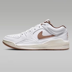 【新品タグ付き】エアジョーダン　AIRJORDAN スニーカー　25の画像