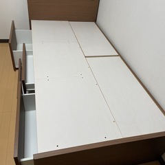 シングルベッド(マットレス・収納棚・コンセント付)の画像