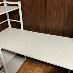 ニトリのシステムデスクの画像