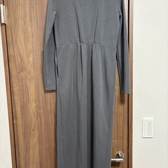 ✨ 【美品・1回のみ着用】Louere ロングワンピース チャコール Lサイズの画像