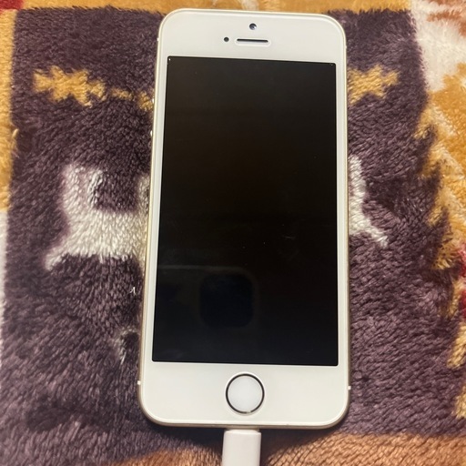 ａｕ　ｉＰｈｏｎｅＳＥ　ＭＬＸＭ２Ｊ／Ａ