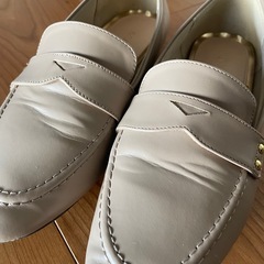 【美品】ローファー　革靴　ベージュ　レディース　セレモニーの画像