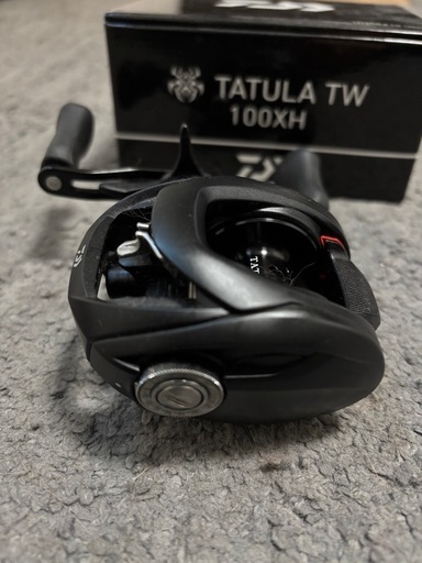 ほぼ未使用　
ダイワ　タトゥーラTW100XH