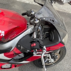 事故車yzf r6 2001年式の画像