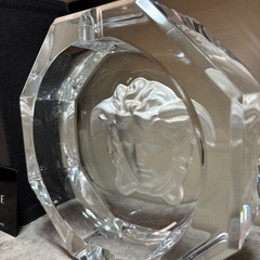 ヴェルサーチ　
灰皿の画像