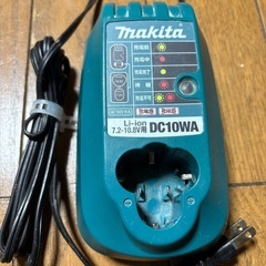 マキタ10.8vドリルドライバー充電器セット
の画像