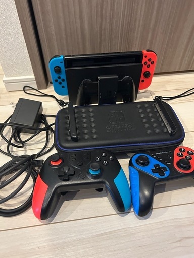 Nintendo Switch ポケモンシールド・ケース・コントローラ付き