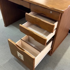 未使用　カントリー調　木製デスク　の画像