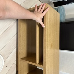 ベッドサイドテーブルの画像