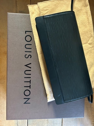 美品　
LOUIS VITTON  エピ　オンフルール