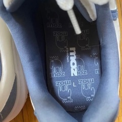 モズ　スニーカー　美品ですの画像