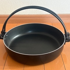 すき焼き鍋の画像