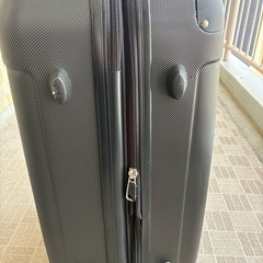スーツケース 黒色 鍵付きの画像