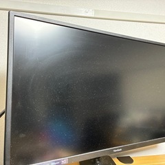 4Kモニター、2Kモニター、モニターアームの画像