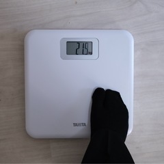 タニタ 体重計 HD-671-WH の画像