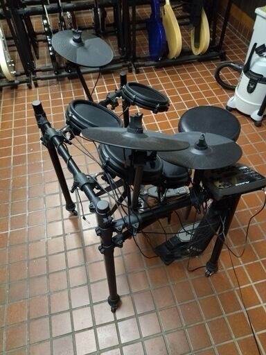 電子ドラム Alesis Nitro Mesh Kit