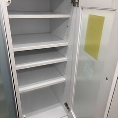 【ジャングル守口：ジモティ割】スリム食器棚　ホワイトの画像