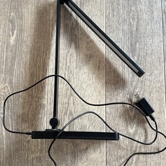 折りたたみ式LEDデスクライト 3段階調光 白色光の画像