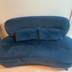 ベロア素材　ソファー クッション付 ブルーの画像