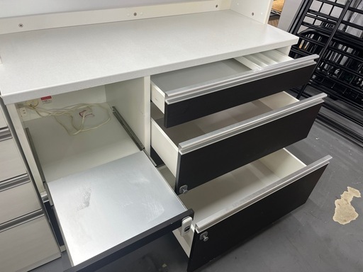 【特価‼️】ブラウン系食器棚