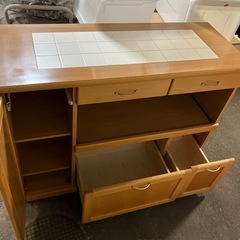 I 2603-0398 天板にタイル使用　ナチュラルキッチンカウンター　キズ汚れ有りの画像