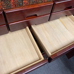 タンス　木製キャビネット 大容量収納棚（昭和レトロ/アンティーク/ダークブラウン）の画像