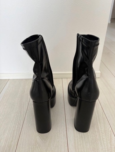 新品　厚底ブーツ