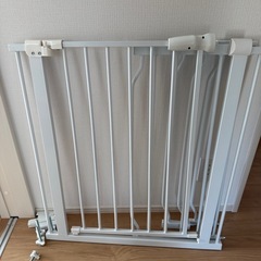 ベビーゲート　白　セーフティゲートの画像