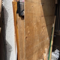 ベニヤ　杉板　廃材の画像