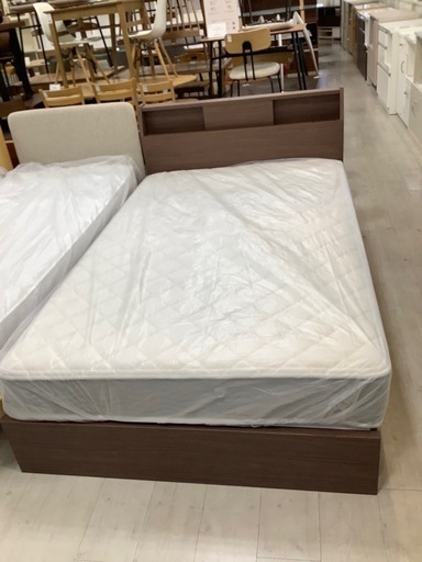 取りに来れる方限定！ニトリのセミダブルベッドです！