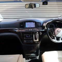 検査9年7月VIP 4人乗 パワーシートPKG ホワイトレザー/サンルーフ/HDDナビ/地デジ/アラウンドビュー/両側パワスラ/パワーバックドア/読書灯の画像