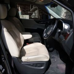 検査9年7月VIP 4人乗 パワーシートPKG ホワイトレザー/サンルーフ/HDDナビ/地デジ/アラウンドビュー/両側パワスラ/パワーバックドア/読書灯の画像