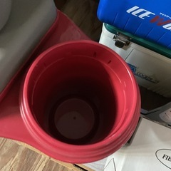 これから暑くなる季節に🫠ペットボトル&クーラーボックスOG-274型TWINBIRD容量クーラー部3.6ℓボトル部1.8ℓグレー&赤の画像