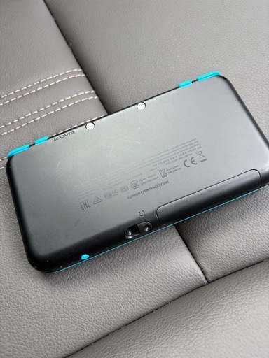 Newニンテンドー2DS LL ブラック×ターコイズ