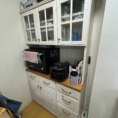 食器棚の画像