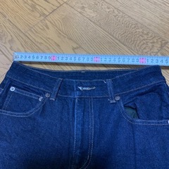 GU ミドルライズフレアジーンズ ダークブルー Lの画像