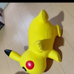 「中古」POKEMON AIR ポケモンエアー 正規品 (空気入れ用ポンプ付き) 乗用玩具 3歳 4歳 5歳の画像