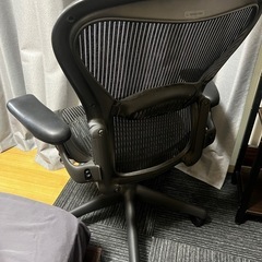 アーロンチェアの画像