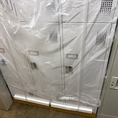 未使用　6人用ロッカー の画像