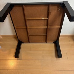 テーブル70✖️70の画像